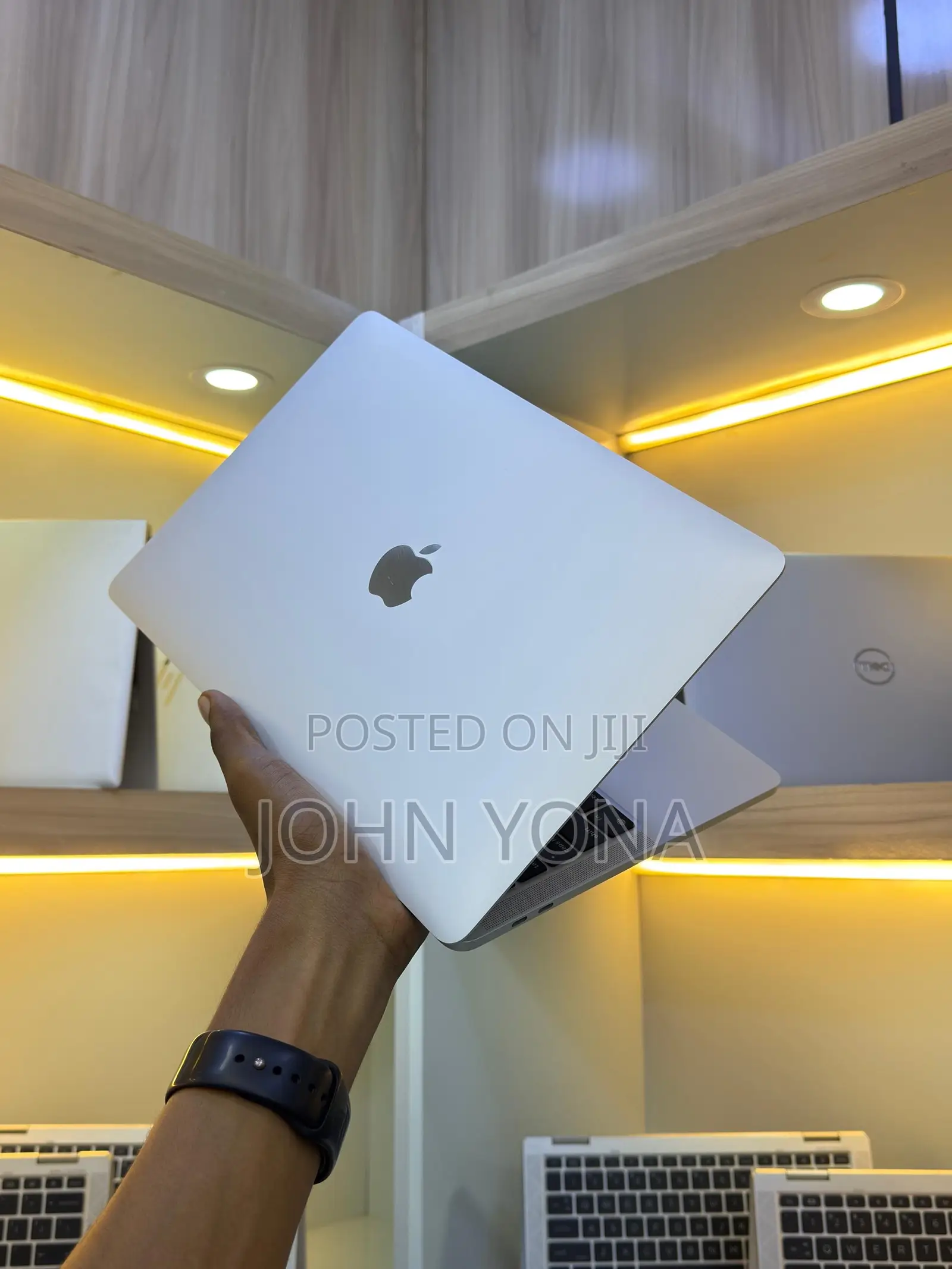 Laptop Apple MacBook 2020 8GB Apple M1 SSD 256GB