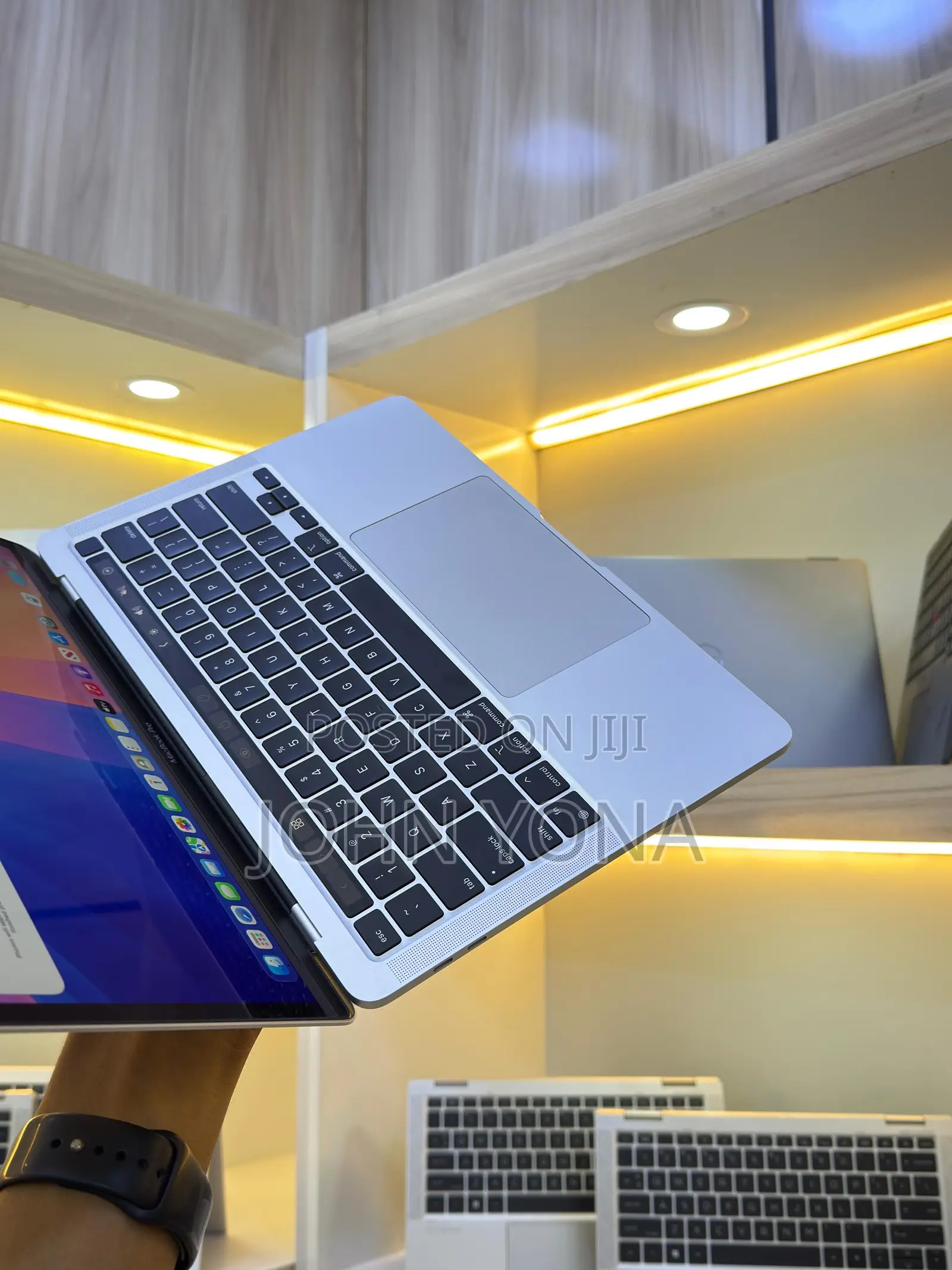 Laptop Apple MacBook 2020 8GB Apple M1 SSD 256GB