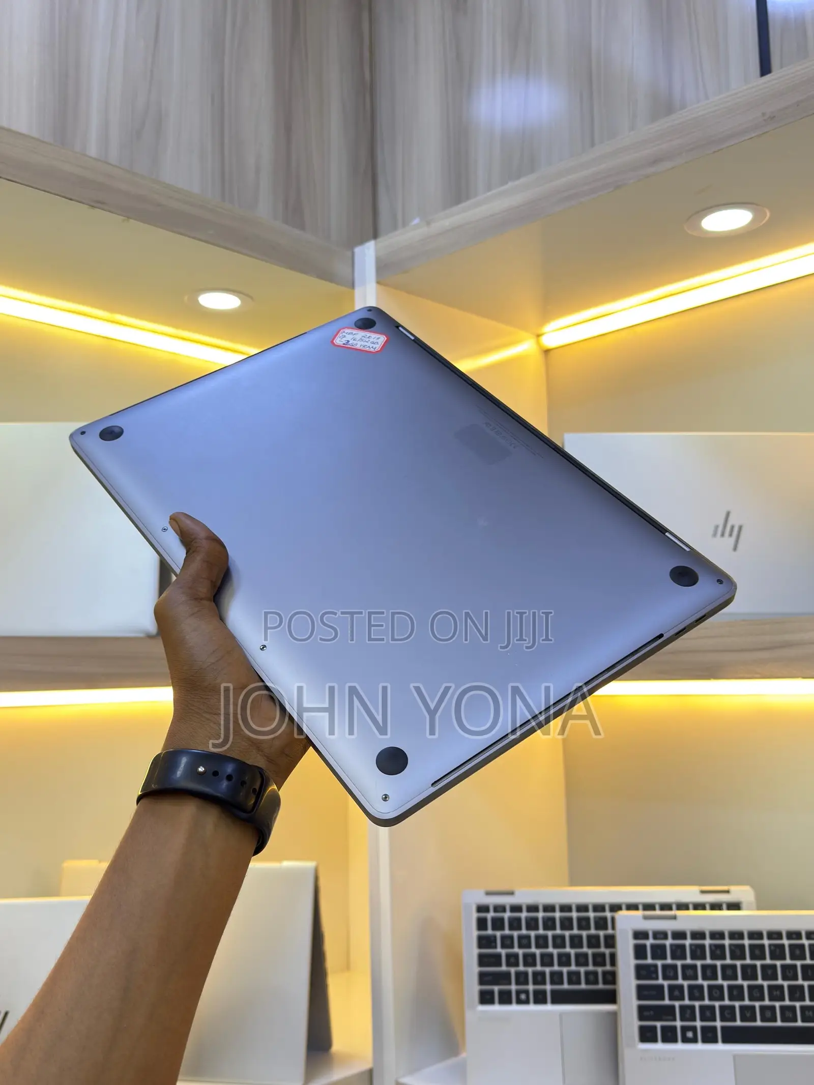 New Laptop Apple MacBook Pro 2017 16GB Intel Core i7 SSD 512GB