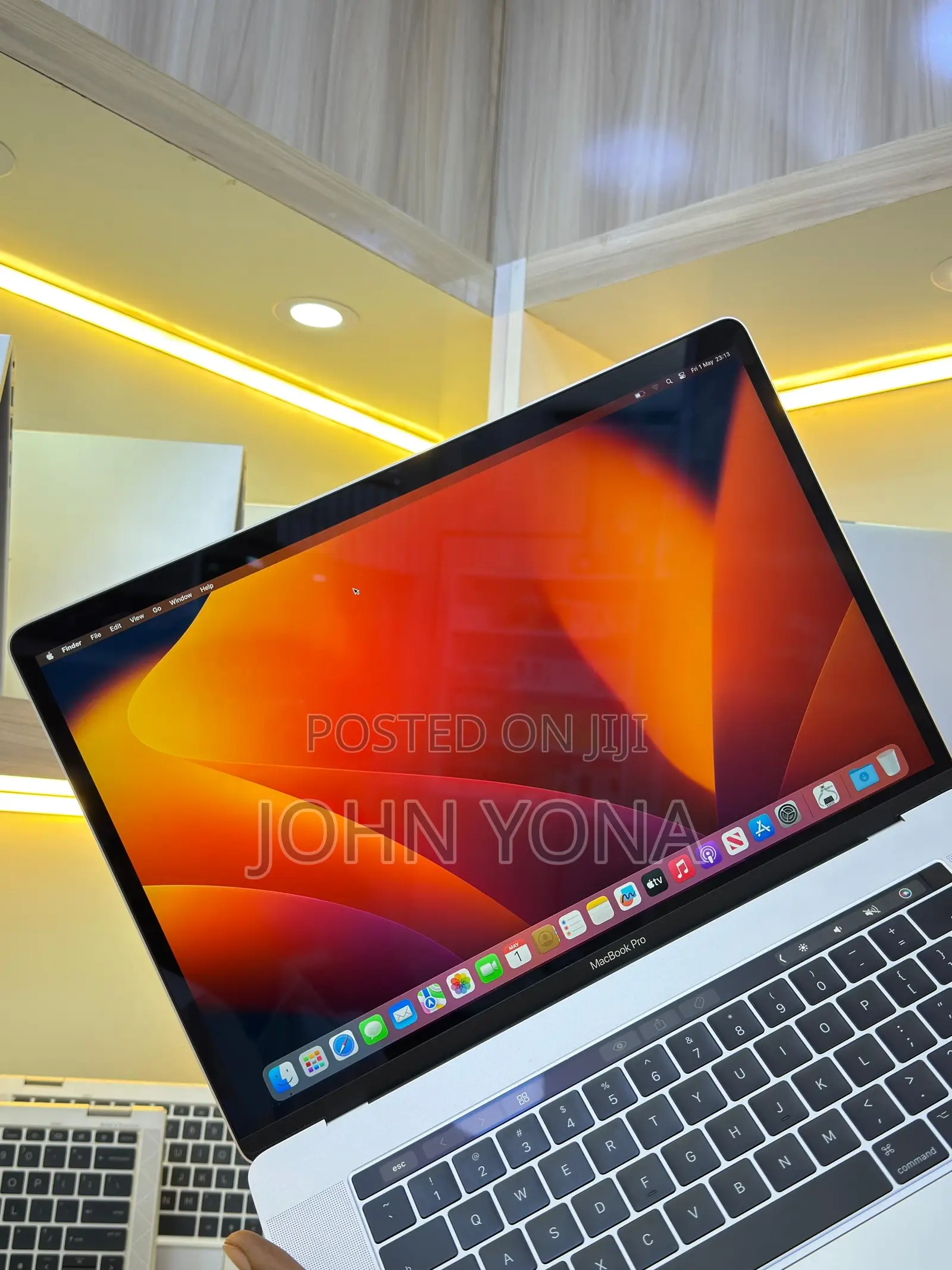 Laptop Apple MacBook Pro 2017 16GB Intel Core i7 SSD 512GB