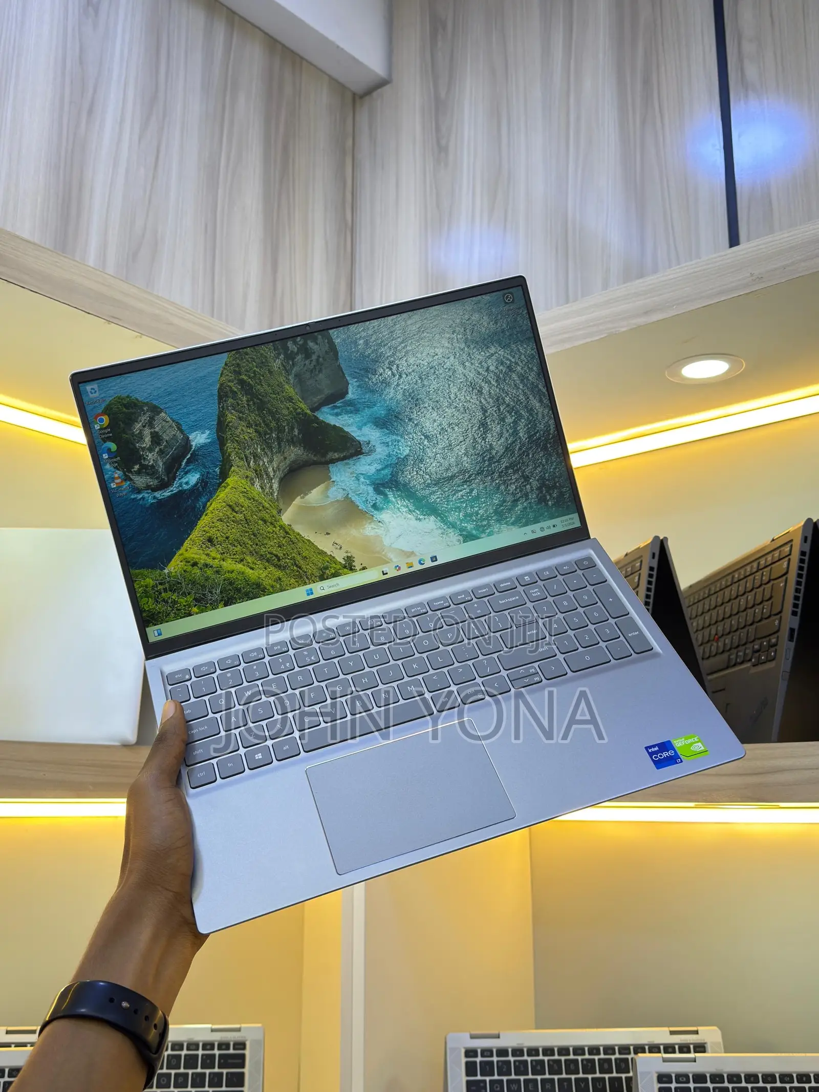 New Laptop Dell Inspiron 15 16GB Intel Core i7 SSD 512GB