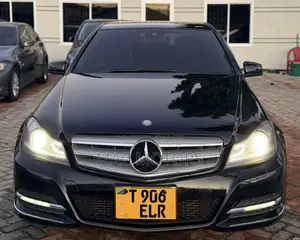 Mercedes-Benz C200 2012 Black
