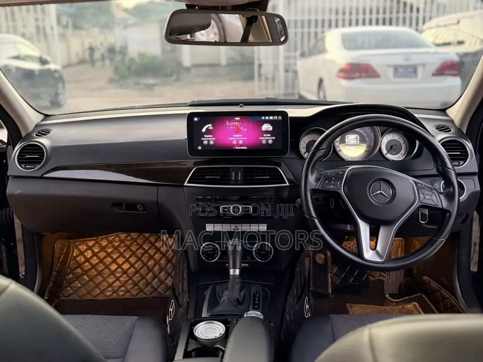 Mercedes-Benz C200 2012 Black
