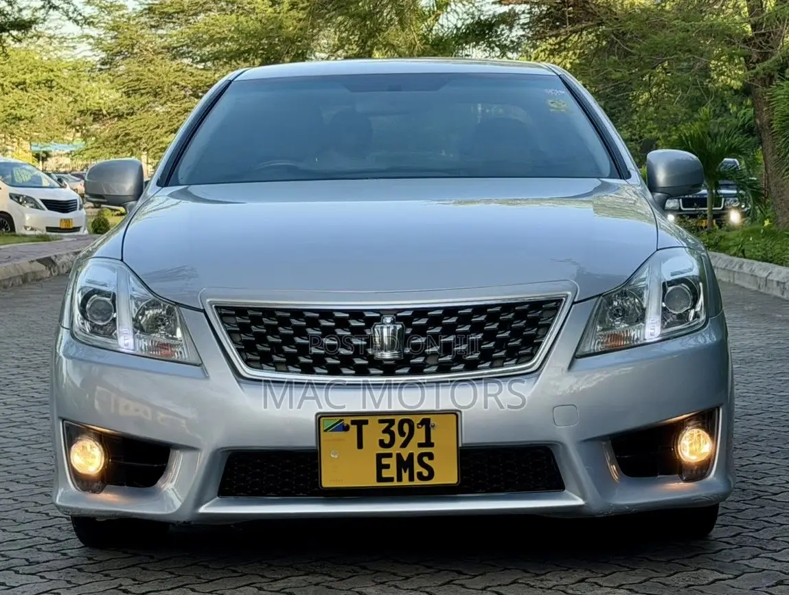 Toyota Crown 2010 Silver
