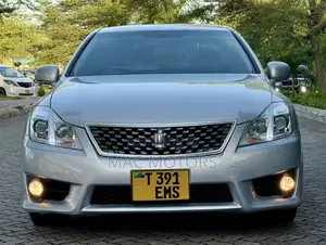 Toyota Crown 2010 Silver