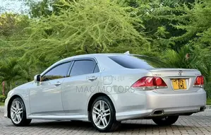 Toyota Crown 2010 Silver