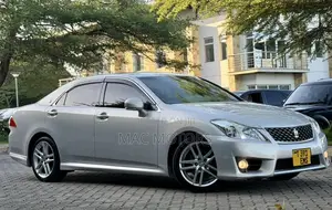 Toyota Crown 2010 Silver