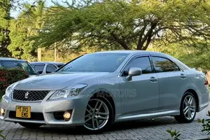 Toyota Crown 2010 Silver