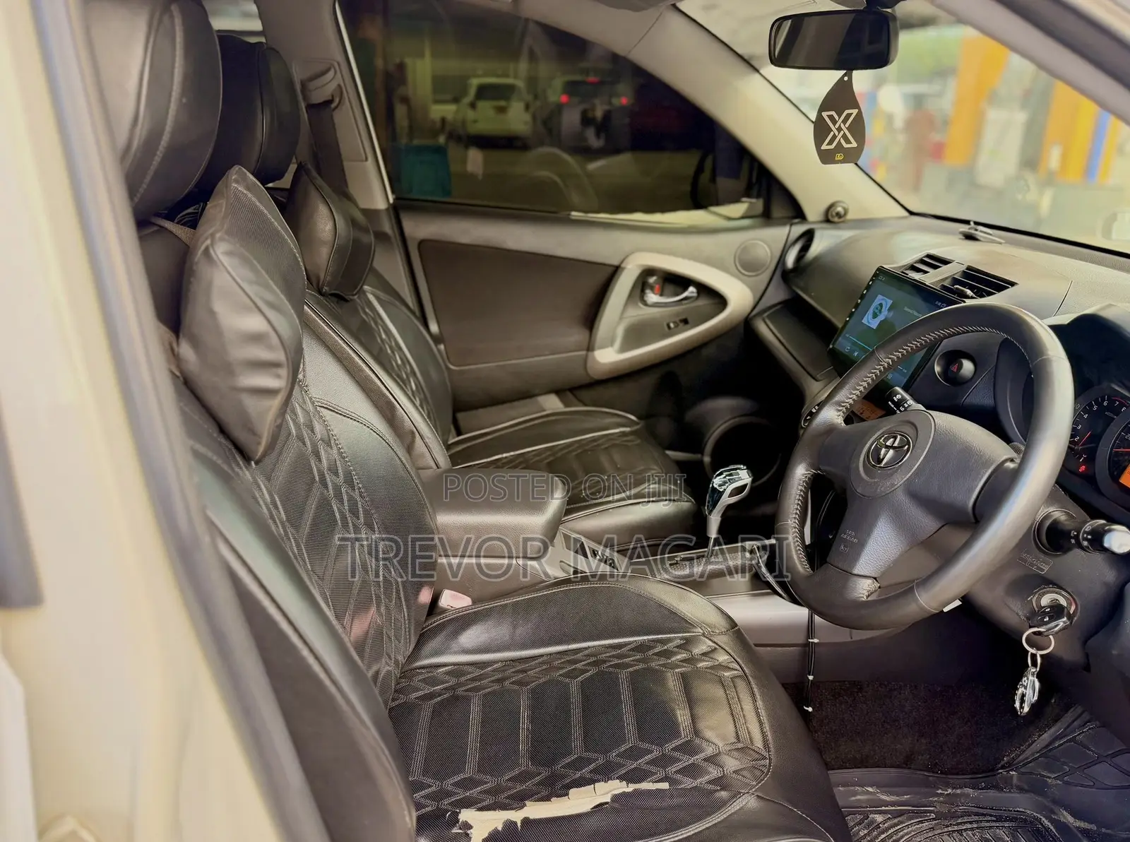 Toyota RAV4 2009 White
