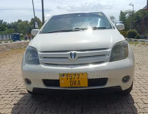 Toyota IST 2004 White