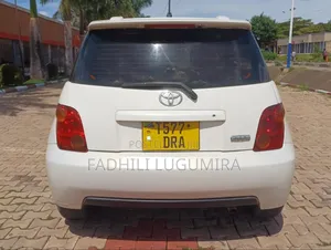 Toyota IST 2004 White