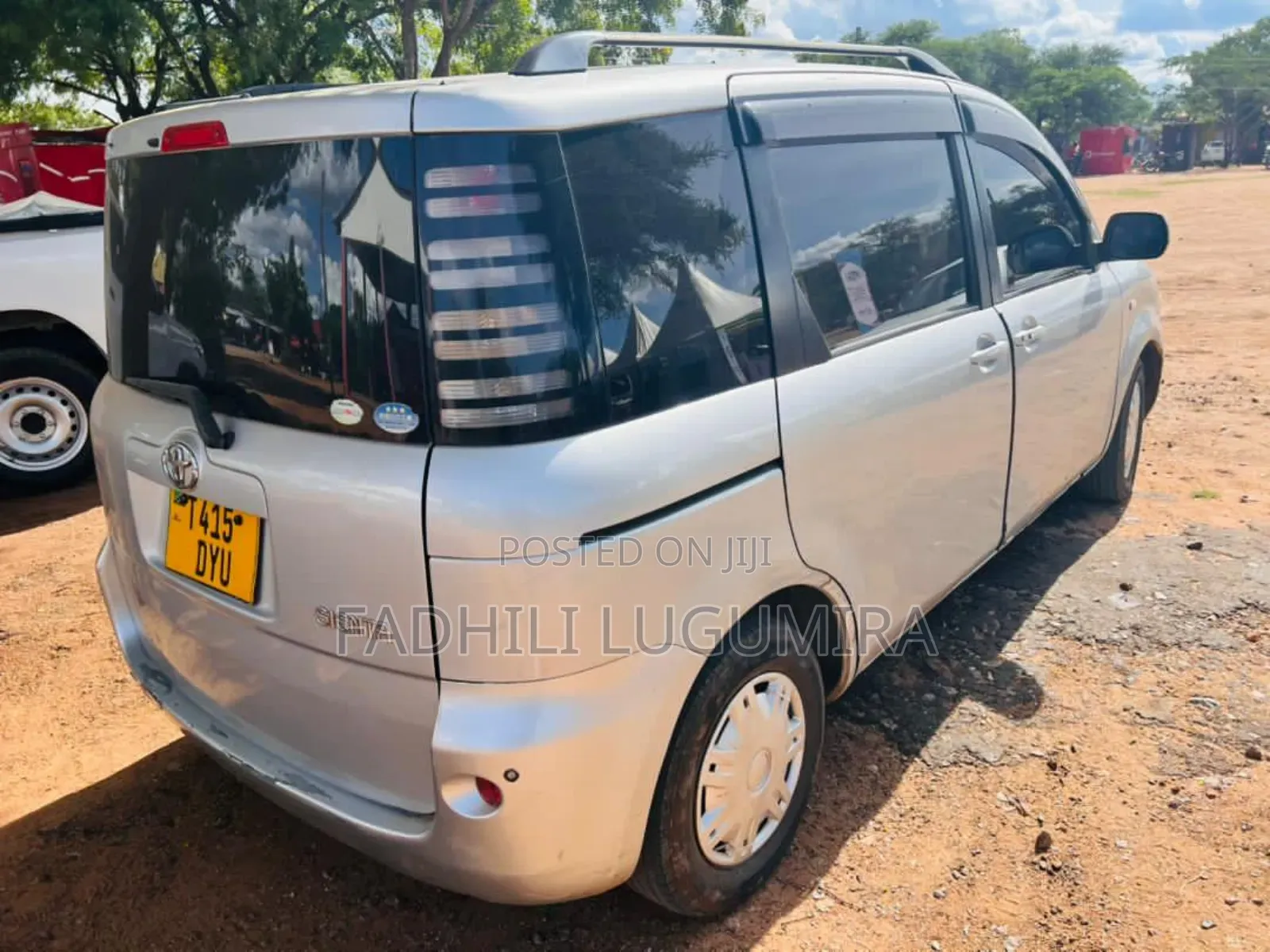 Toyota Sienta 2004 Silver