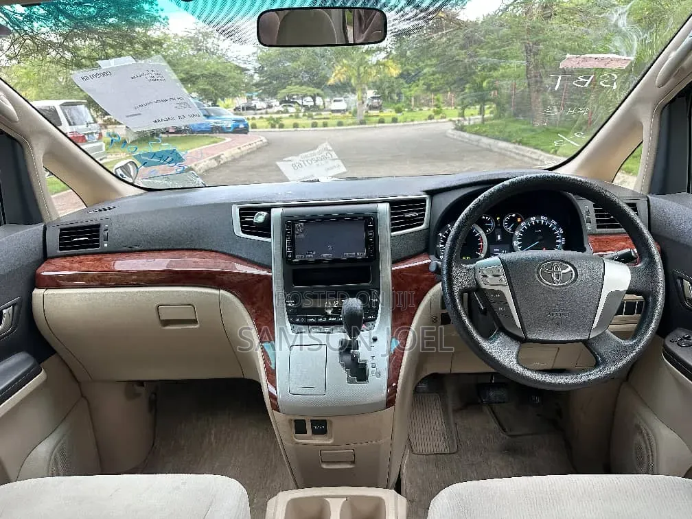 Toyota Alphard 2009 White