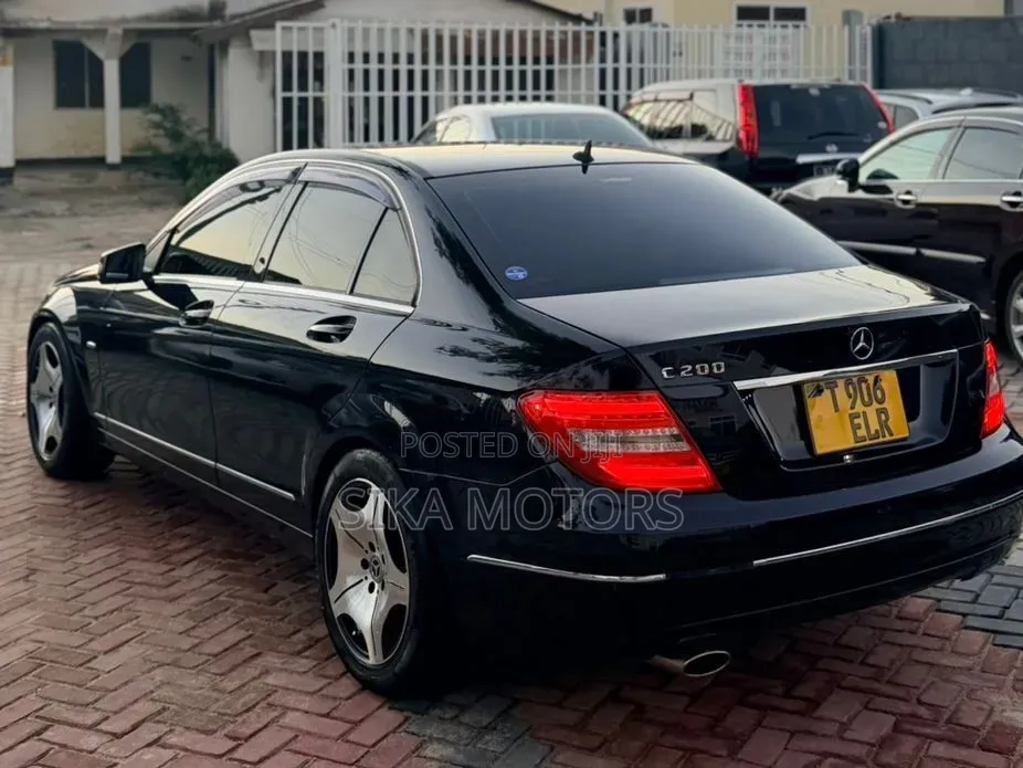 Mercedes-Benz C200 2020 Black