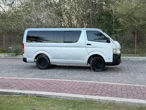 Toyota HiAce 2006 Silver