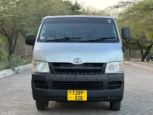 Toyota HiAce 2006 Silver