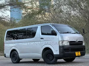 Toyota HiAce 2006 Silver