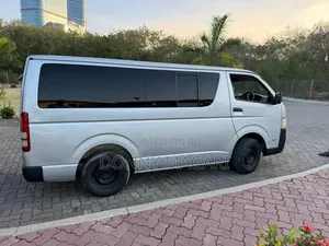 Toyota HiAce 2006 Silver