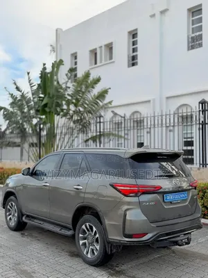 Toyota Fortuner 2023 Gray