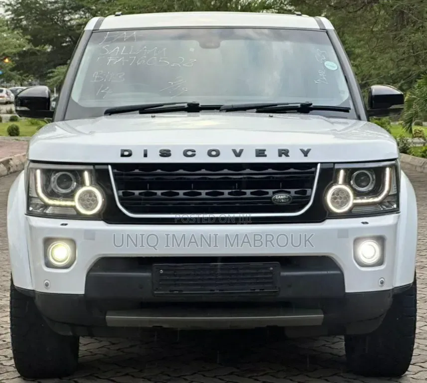 Land Rover Discovery 2015 White