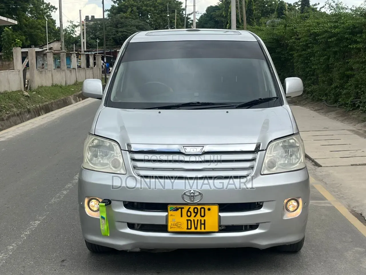 Toyota Noah 2003 Silver
