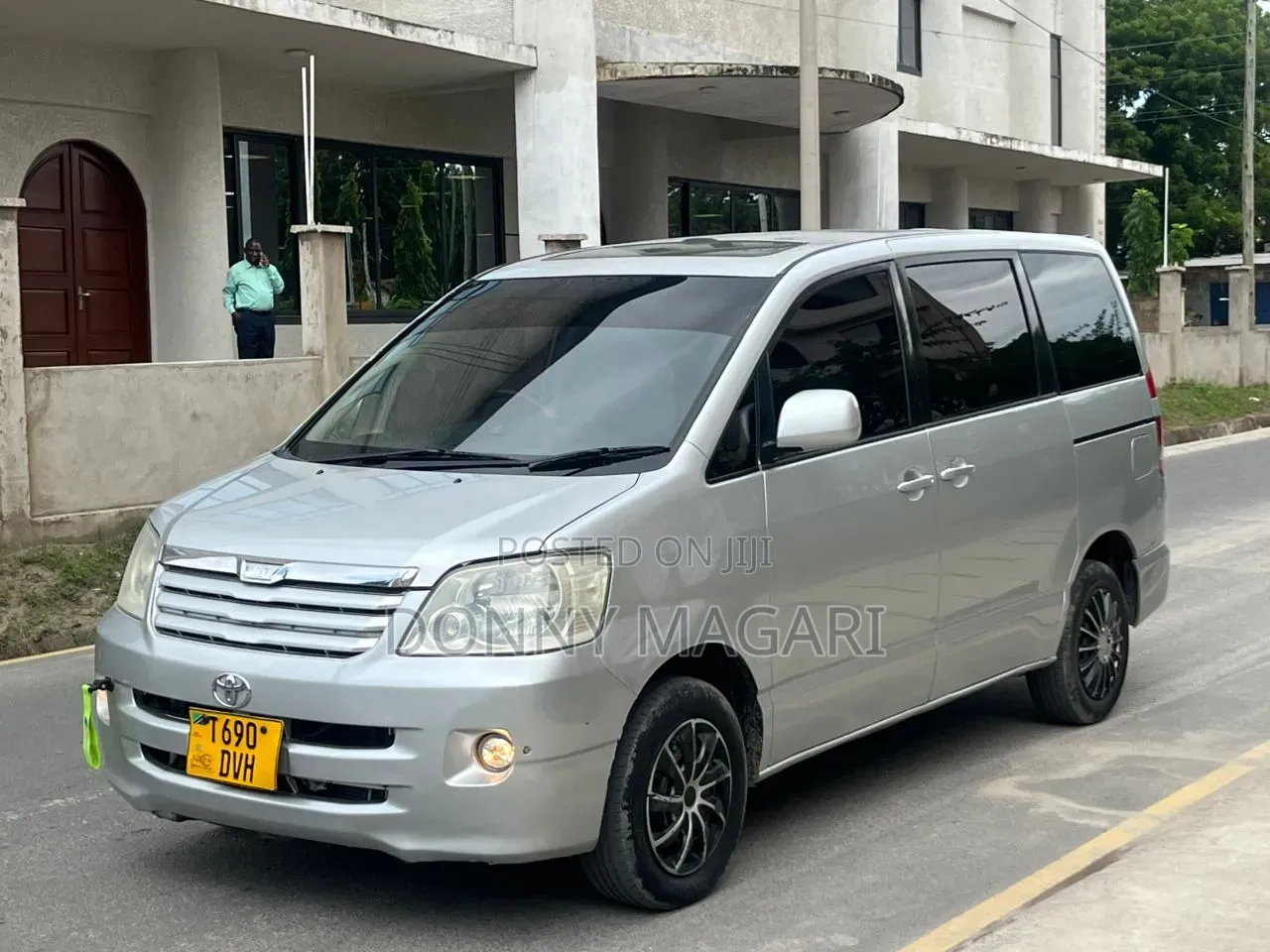 Toyota Noah 2003 Silver