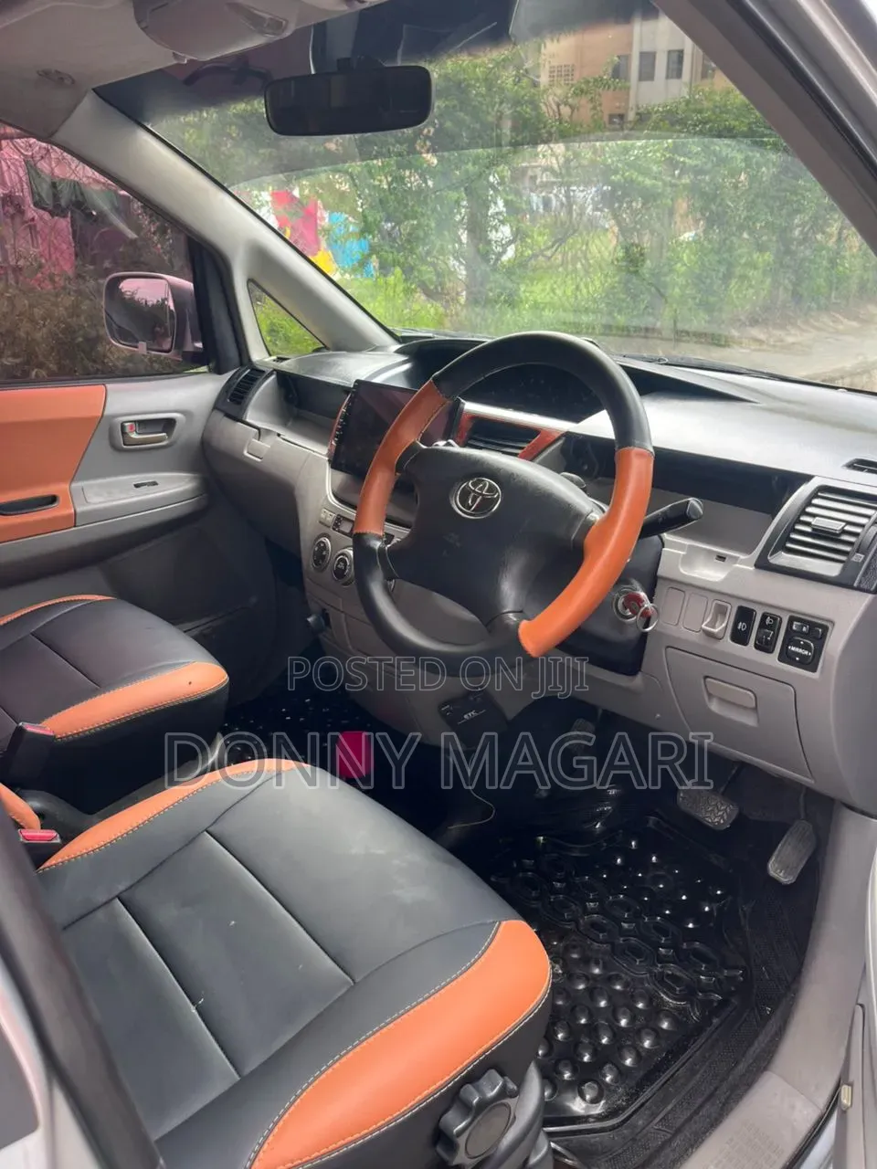 Toyota Noah 2003 Silver