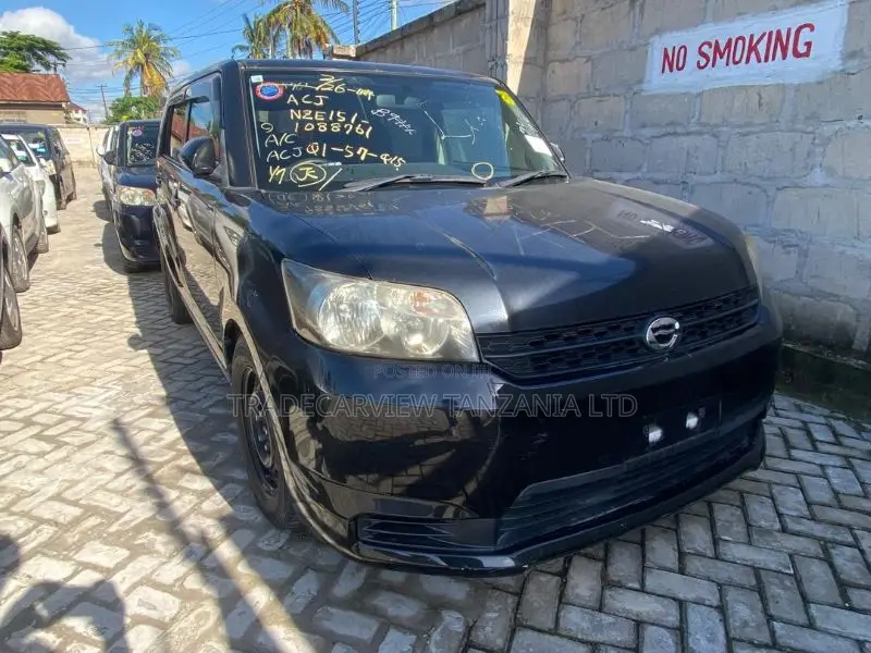 Toyota Corolla Rumion 2010 Black