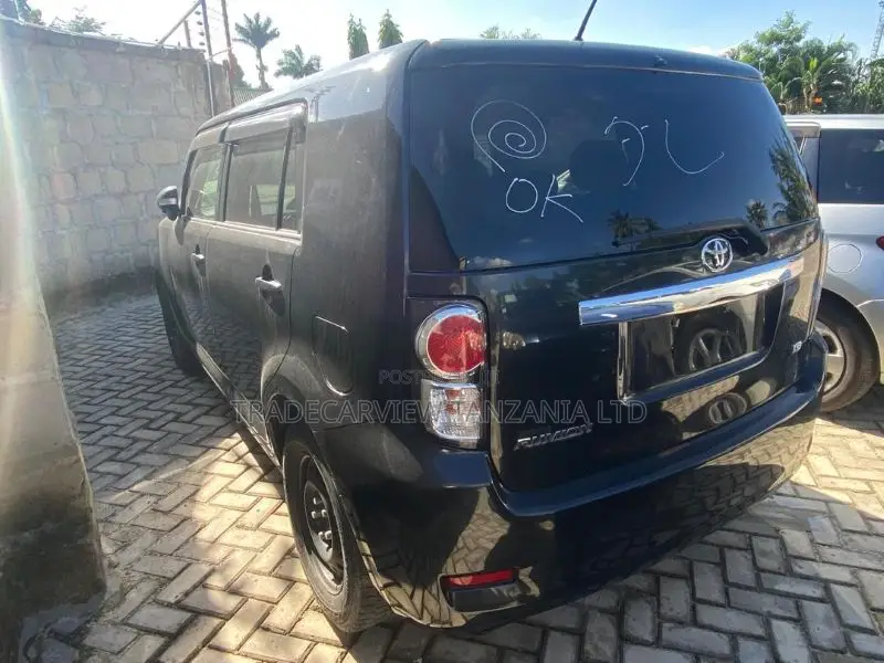Toyota Corolla Rumion 2010 Black