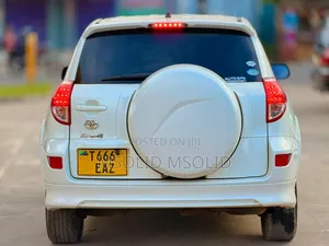 Toyota RAV4 2009 White