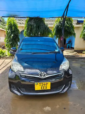 Toyota Ractis 1.3 FWD 2011 Black
