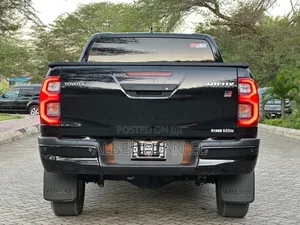 Toyota Hilux 2024 Black