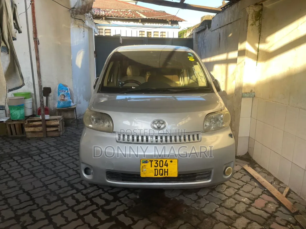 Toyota Porte 2004 Silver