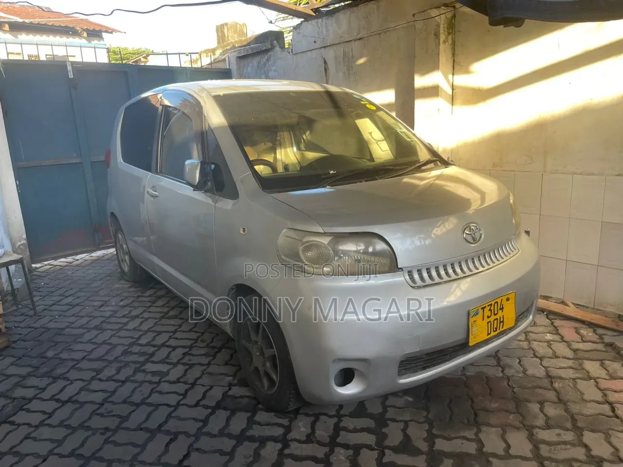Toyota Porte 2004 Silver