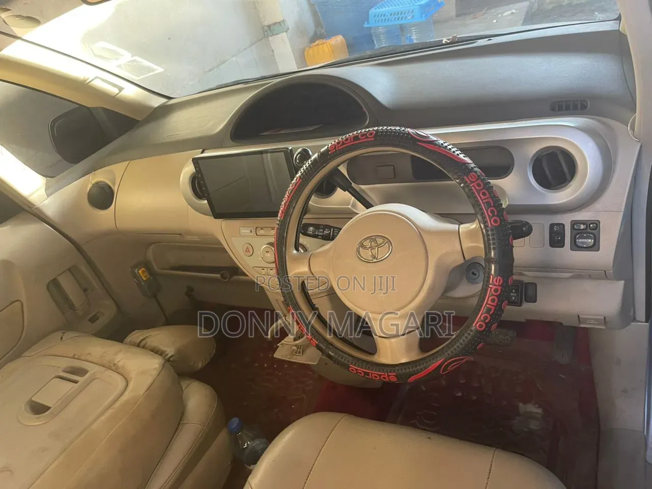 Toyota Porte 2004 Silver