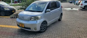Toyota Porte 2004 Silver