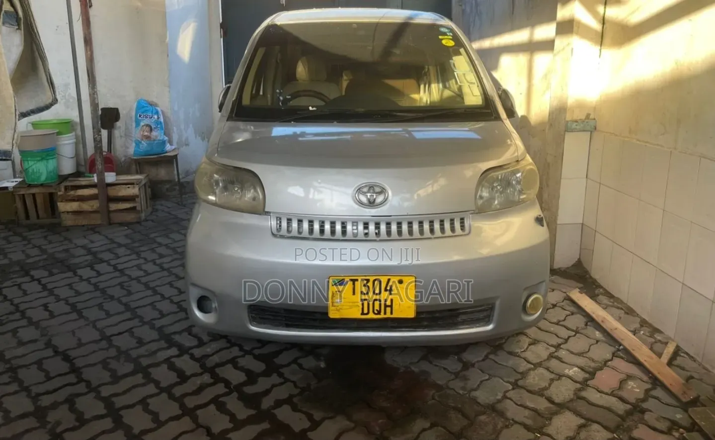 Toyota Porte 2004 Silver