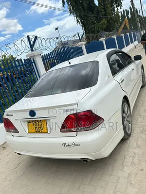 Toyota Crown 2006 White
