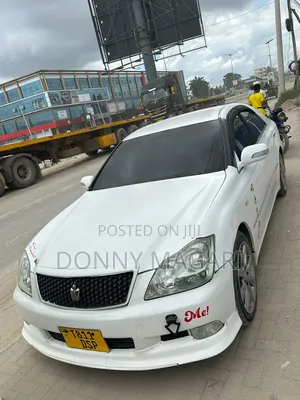 Toyota Crown 2006 White