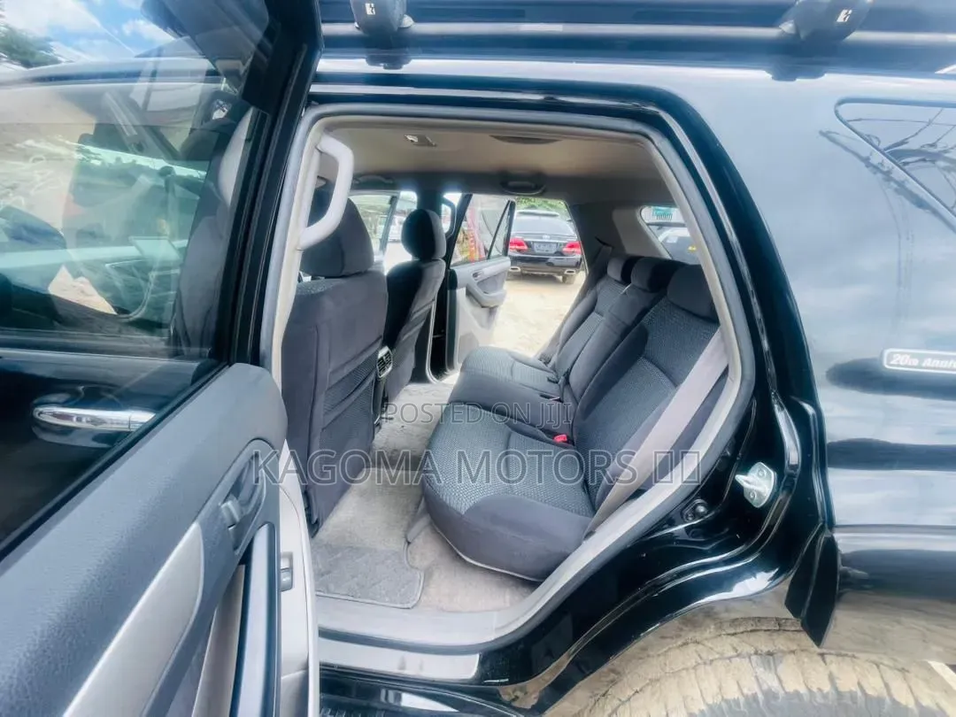 Toyota Hilux Surf 2004 Black