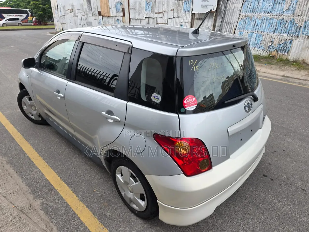 Toyota IST 2004 Silver