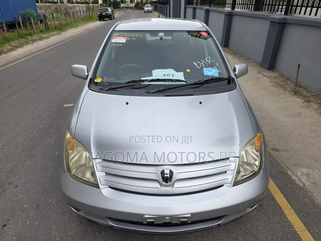 Toyota IST 2004 Silver