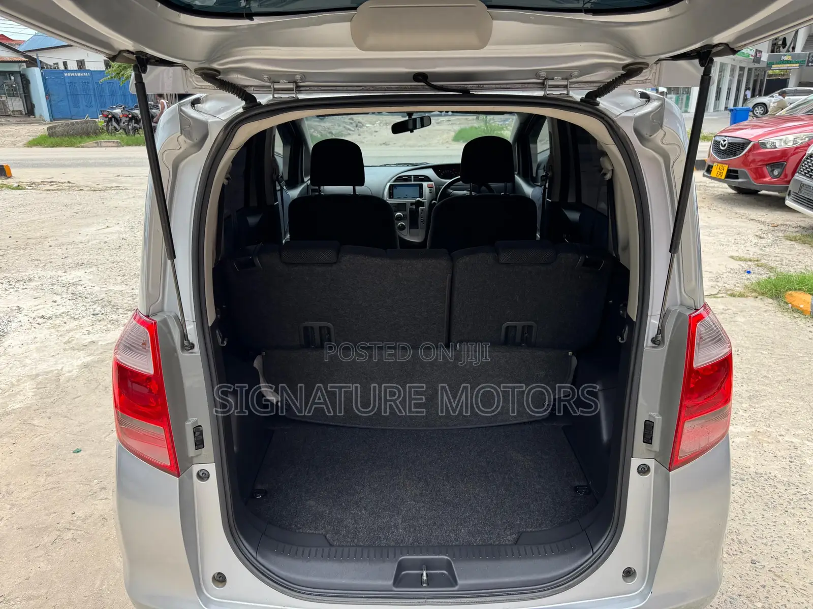 Toyota Ractis 1.5 FWD 2007 Silver