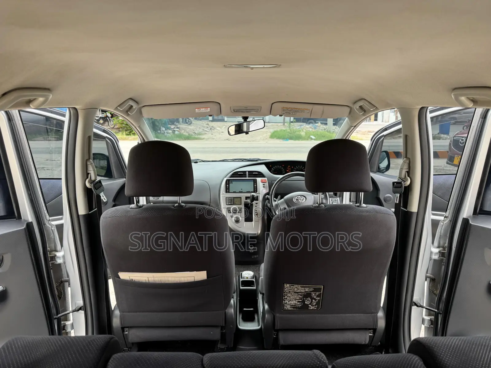 Toyota Ractis 1.5 FWD 2007 Silver