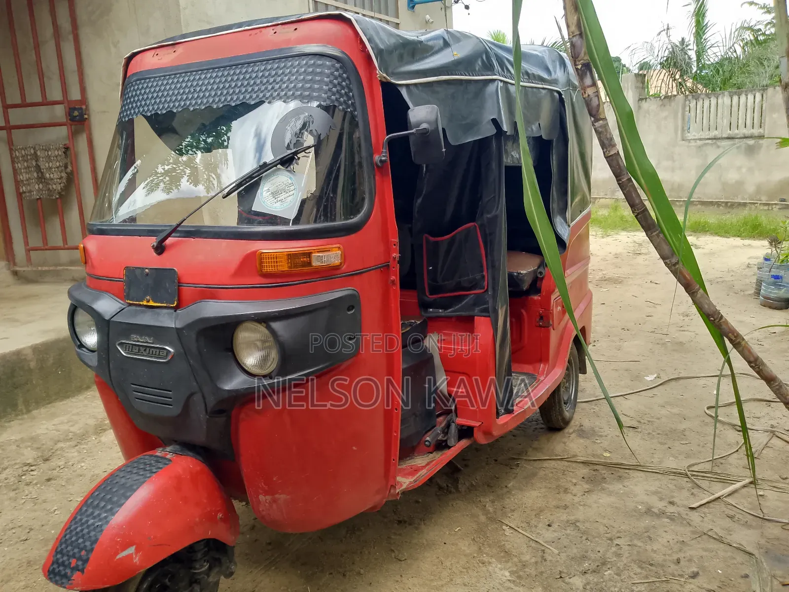 Bajaj Avenger 200 2019 Red