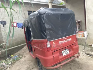Bajaj Avenger 200 2019 Red