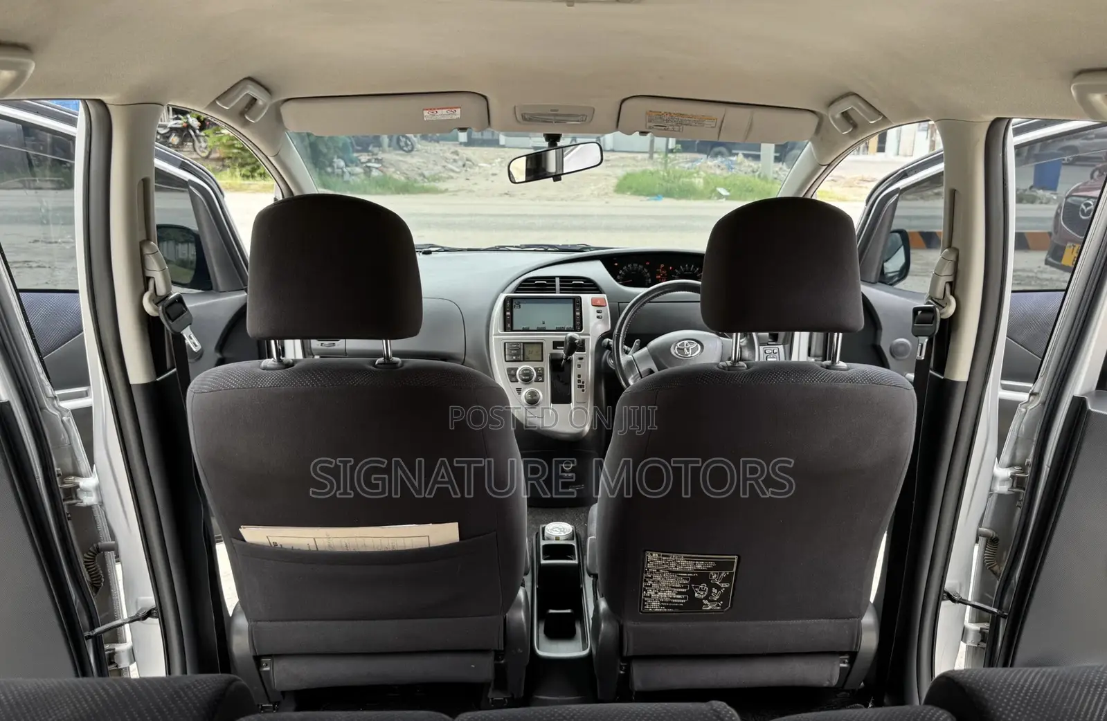 Toyota Ractis 1.5 FWD 2007 Silver