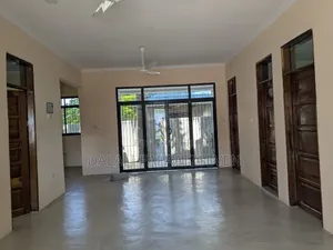 3bdrm Apartment in Dalali Papaa, Mbezi Beach for rent