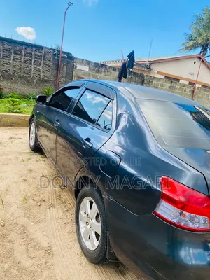 Toyota Belta 2005 Black