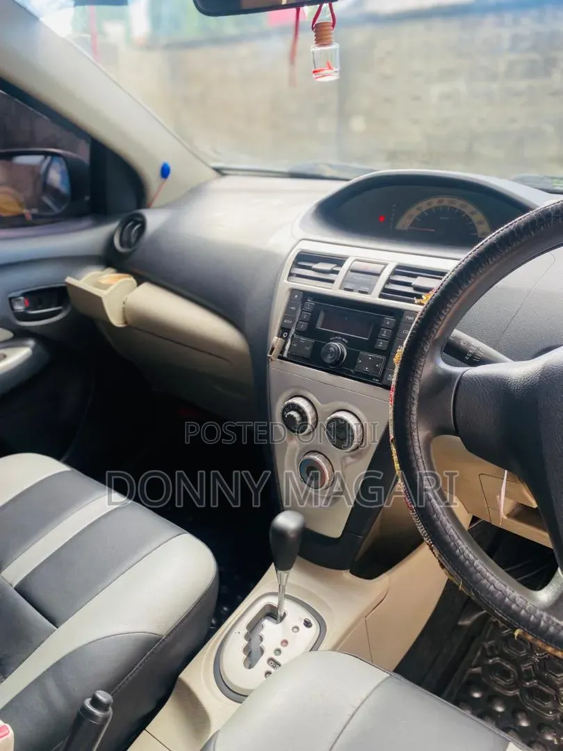 Toyota Belta 2005 Black